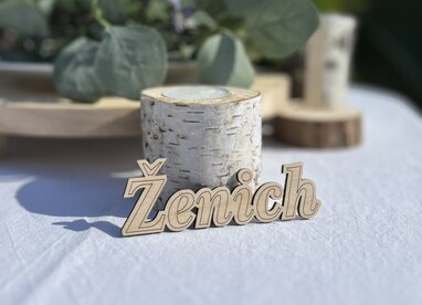 Dřevěný nápis "ženich"
