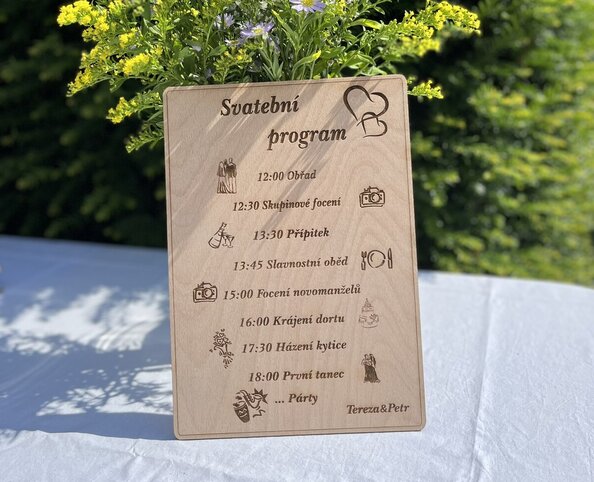 Dřevěný svatební program