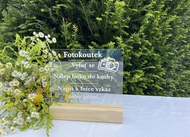 Plexi cedulka: Fotokoutek s informacemi