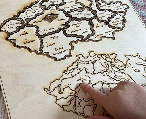 Vzdělávací dřevěná mapa České republiky